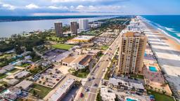 Hoteles cerca a Volusia County Schools Job Fair