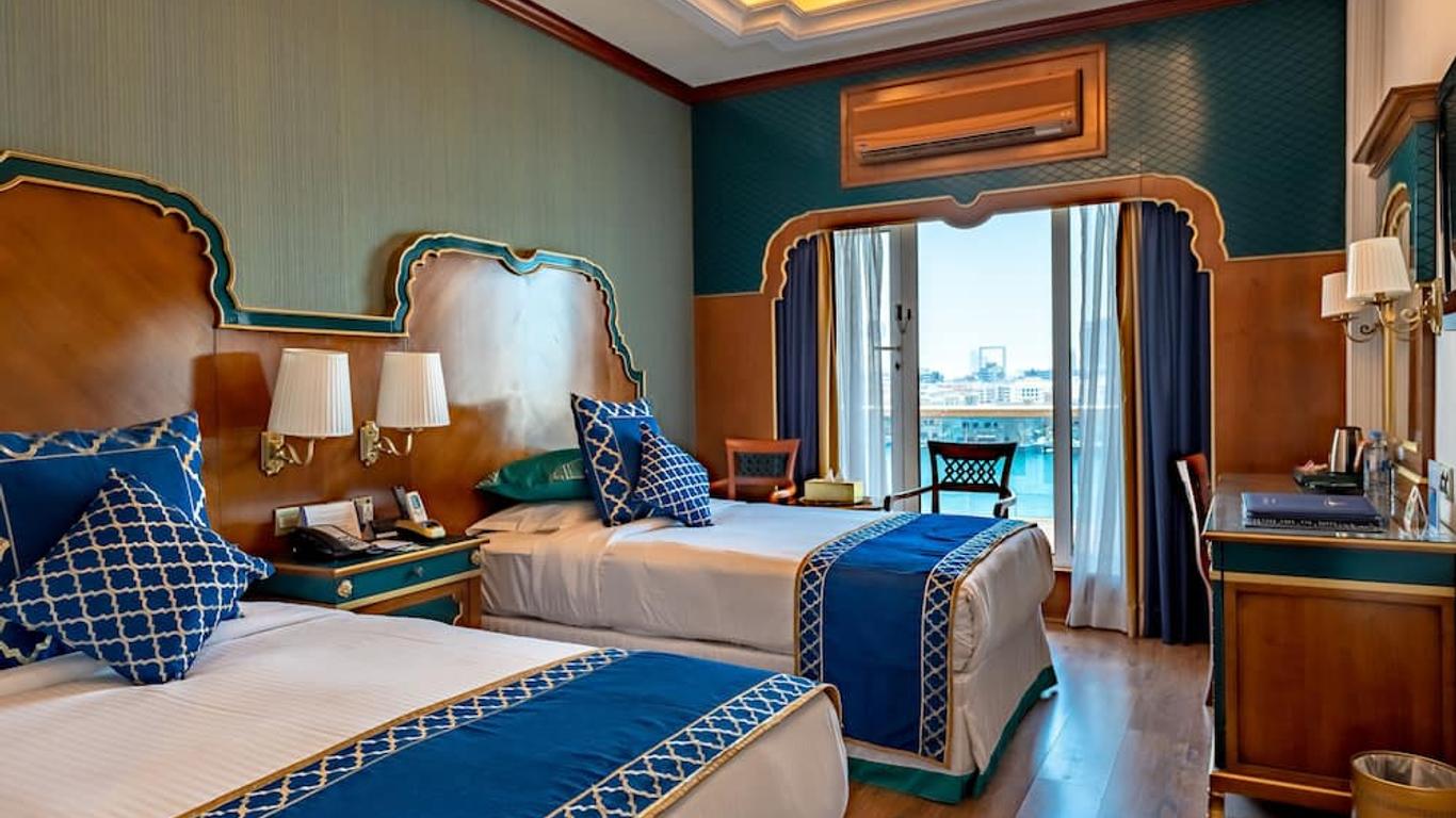 Riviera Hotel