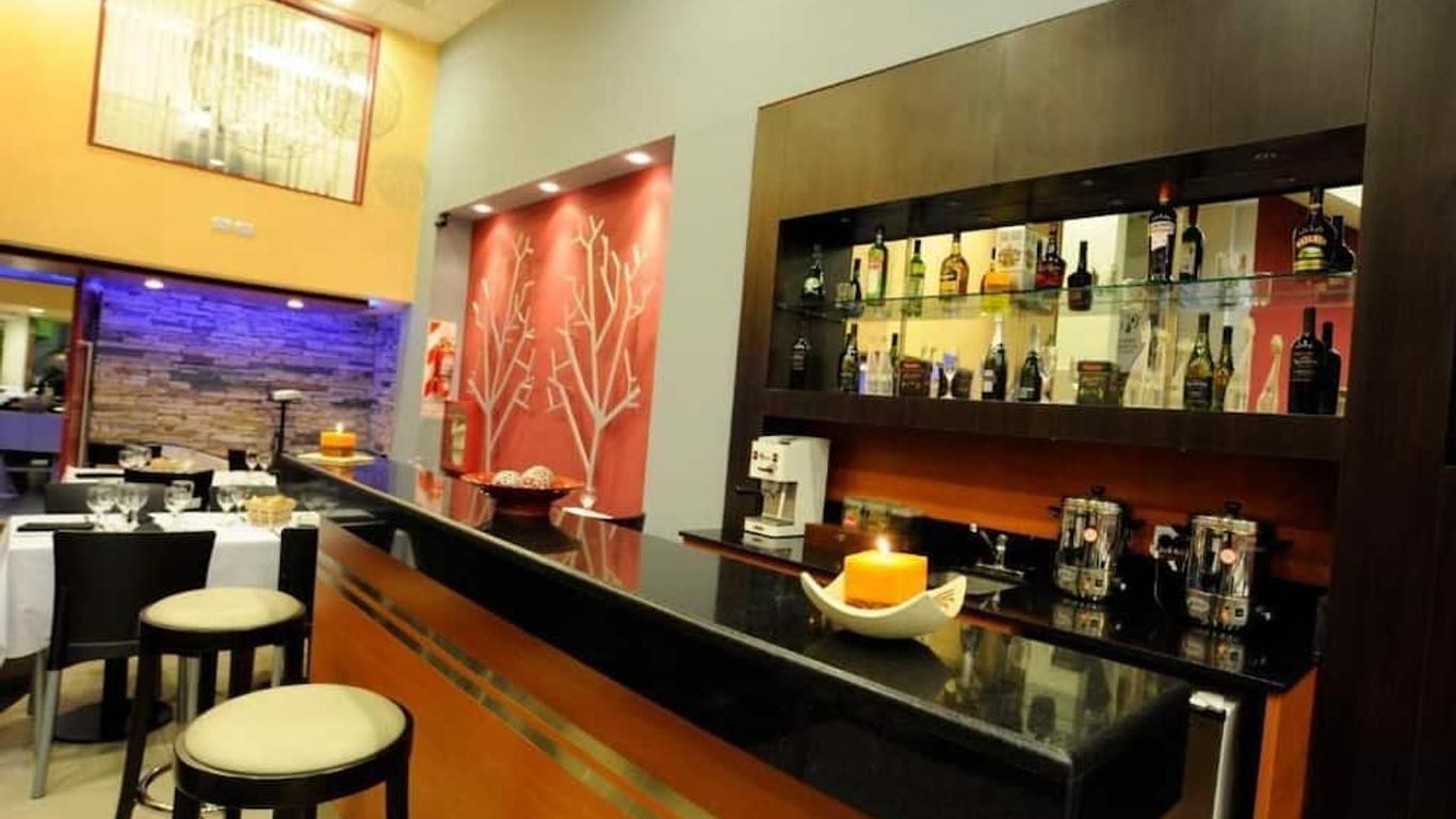 Hotel Osam