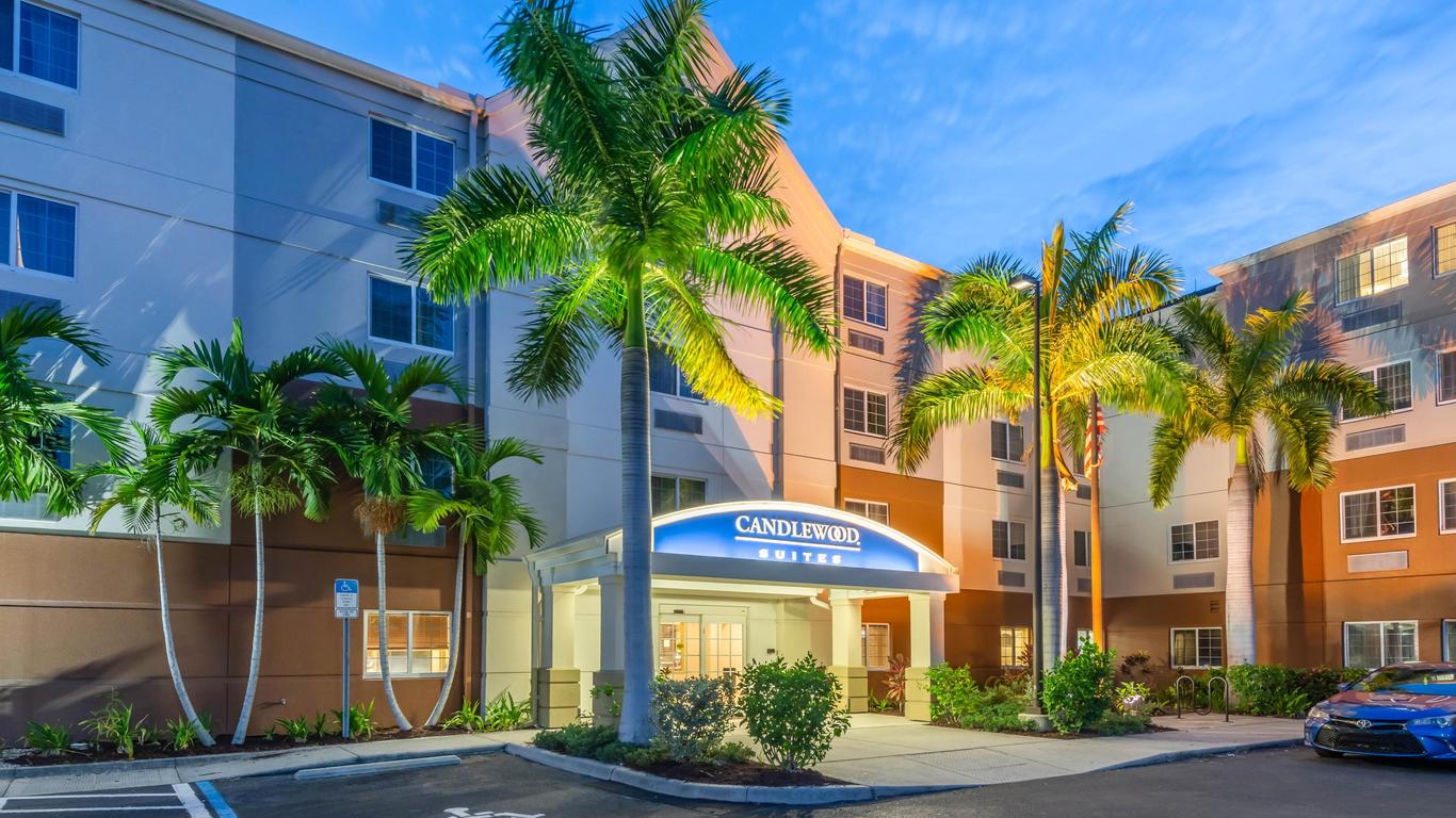 Candlewood Suites Fort Myers-Sanibel Gateway