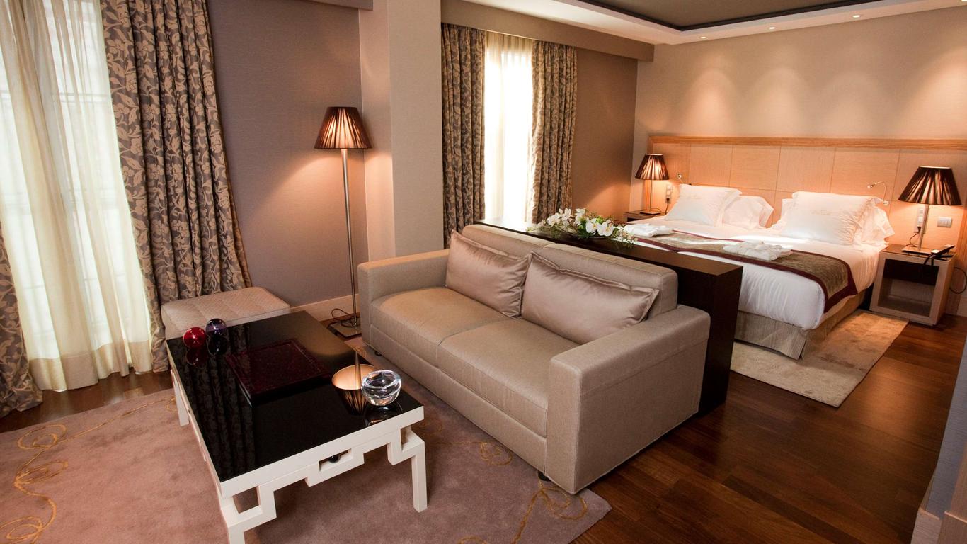 Nexus Valladolid Suites & Hotel