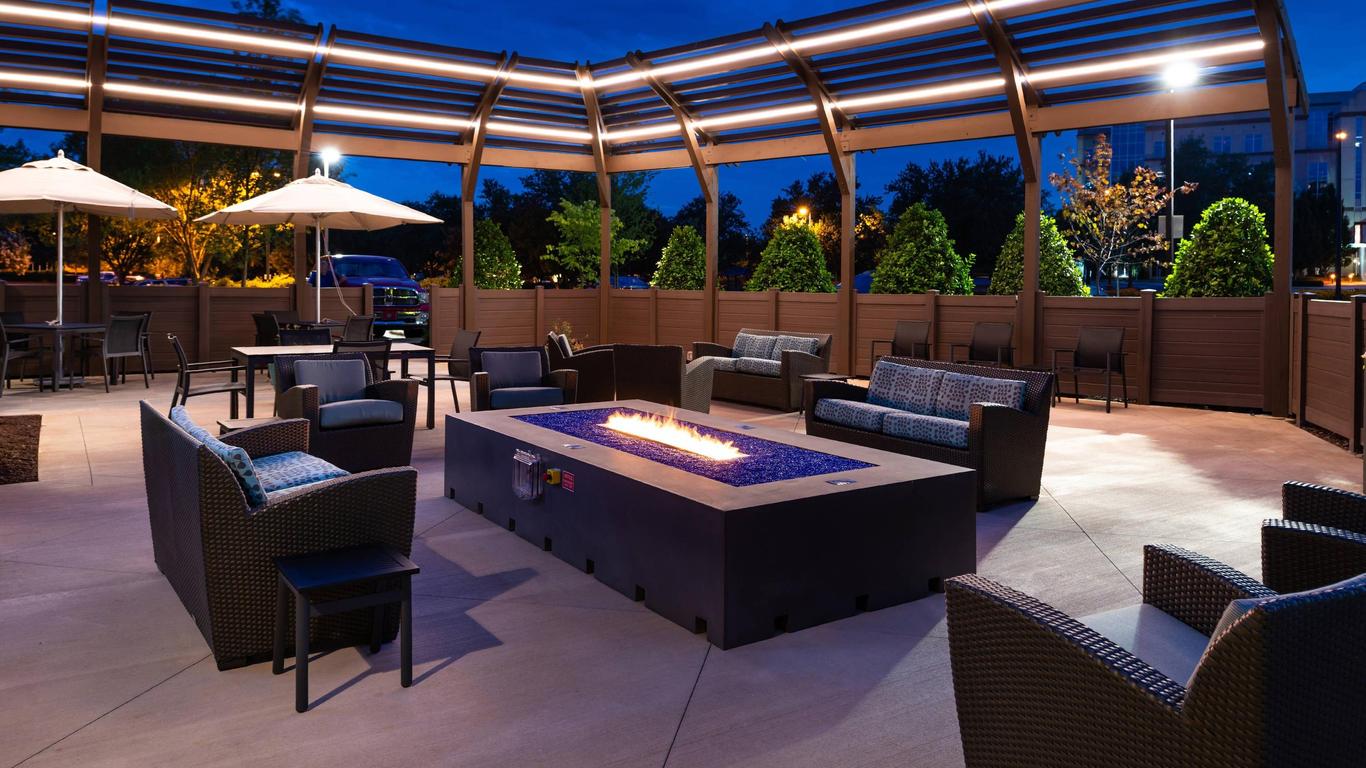 Courtyard by Marriott Charlotte Northlake