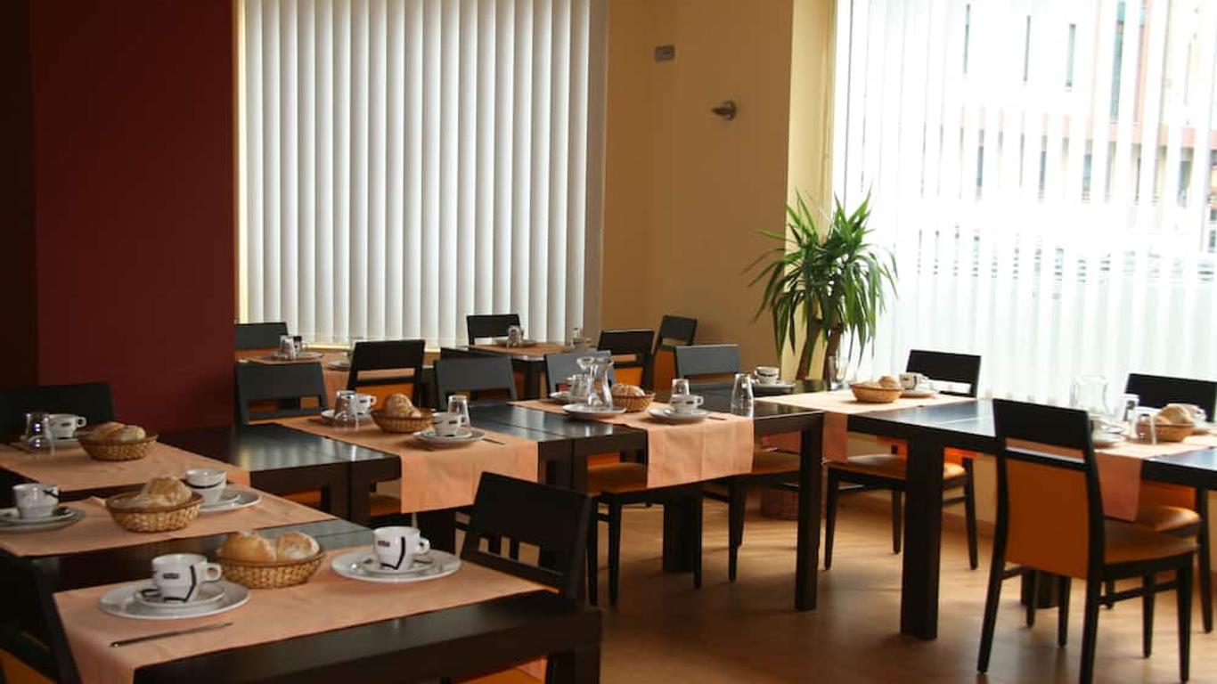 Hotel 44