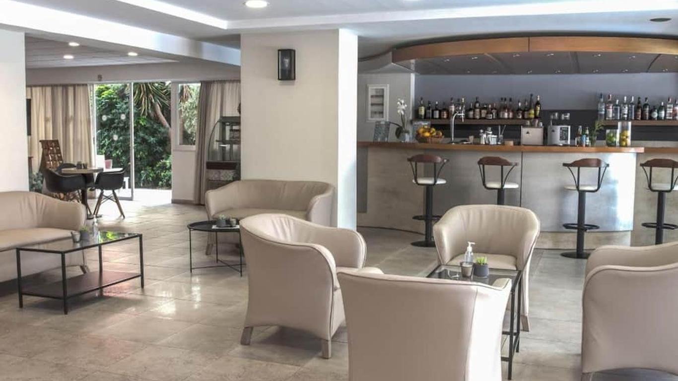 Majestic Hotel - Adults Only