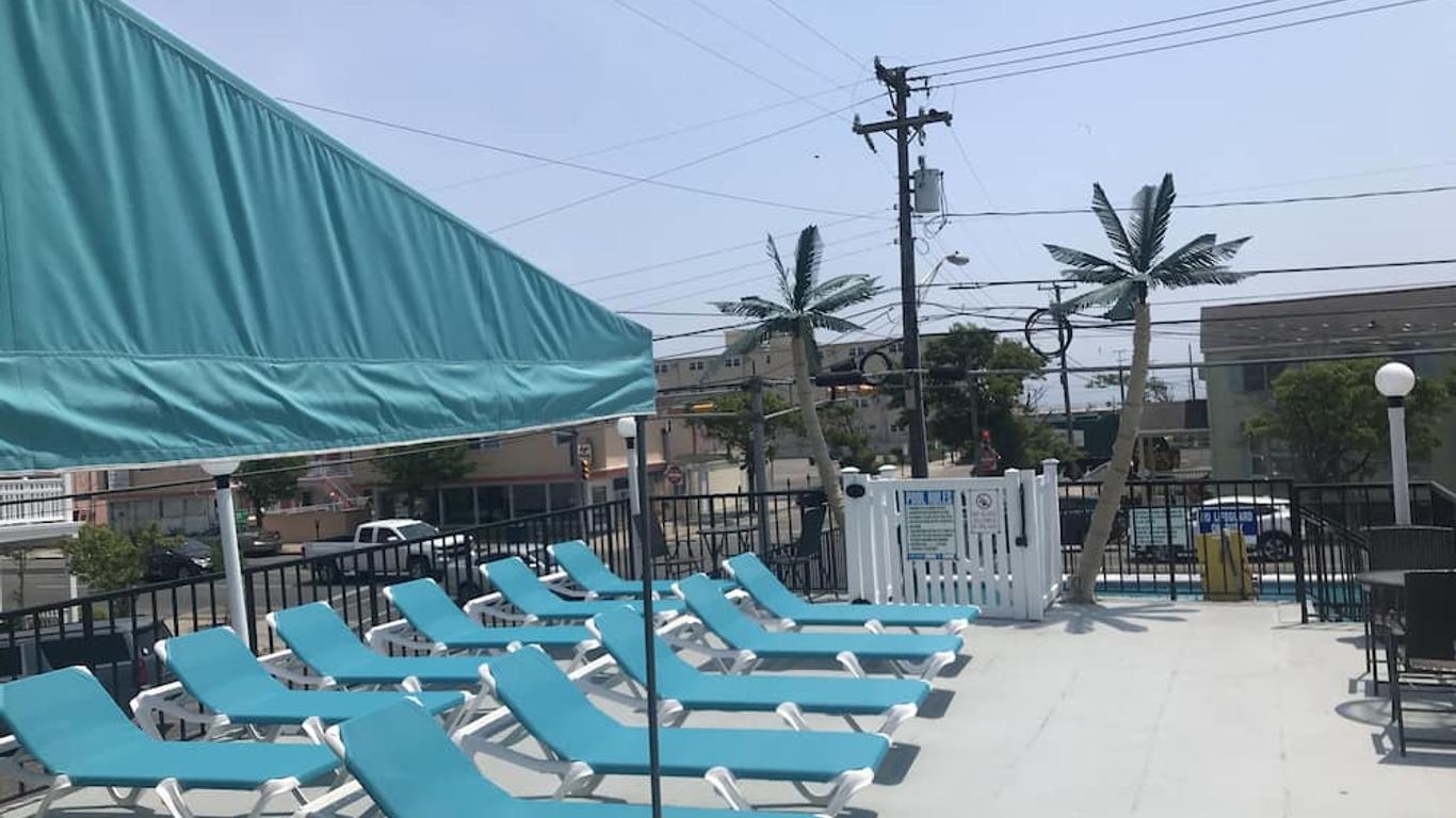 Surfcomber Motel