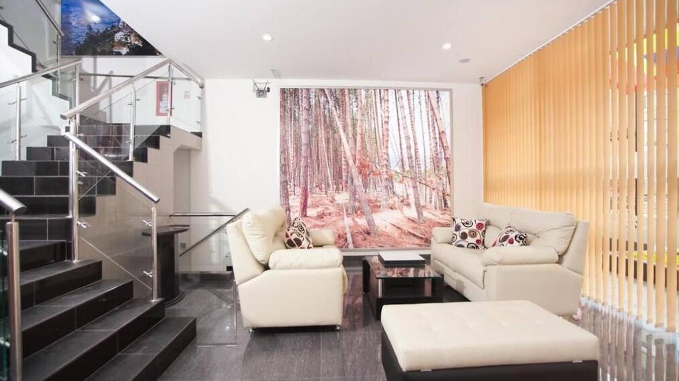 Hotel Castellana 100