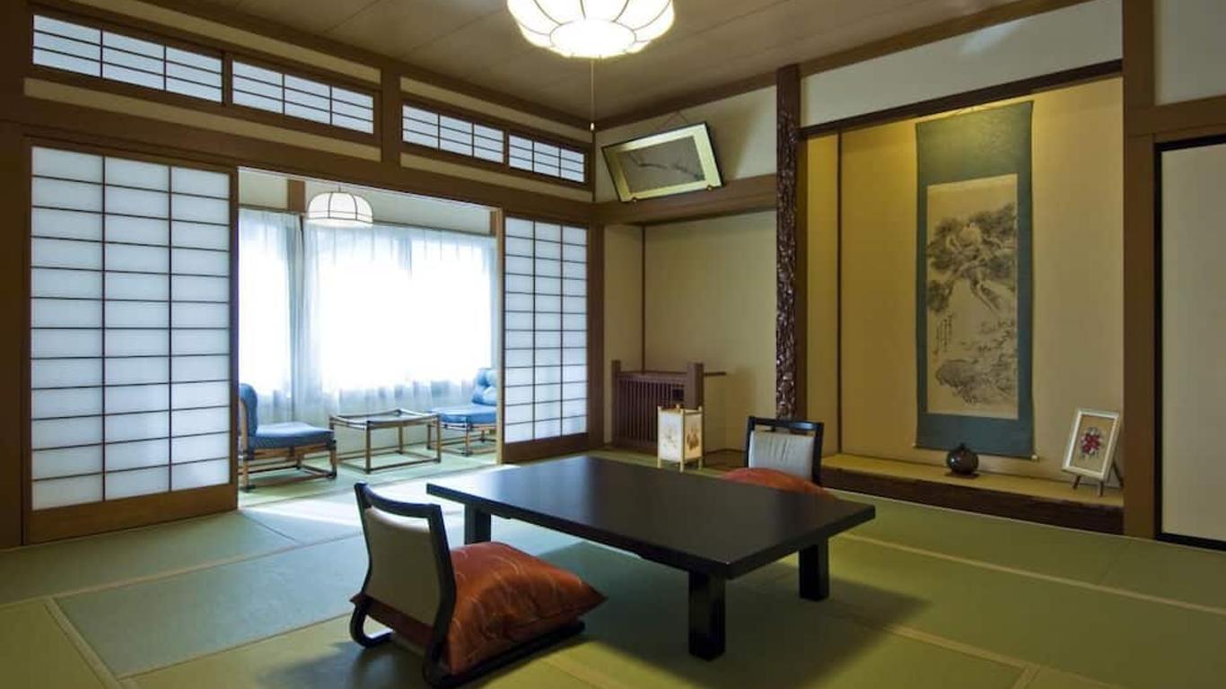 Kusatsu Onsen Ekinariya Ryokan