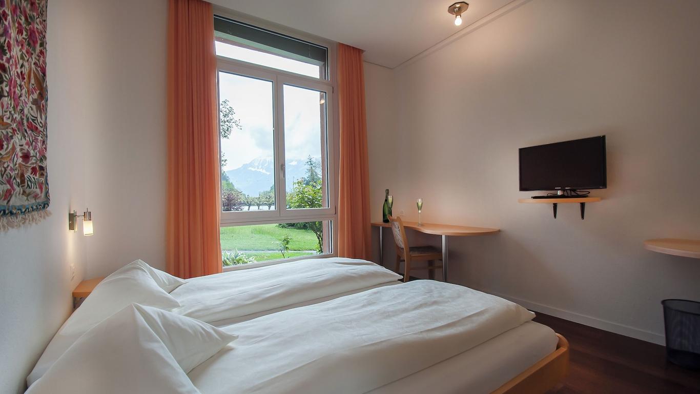 Hop Apartments & Suites