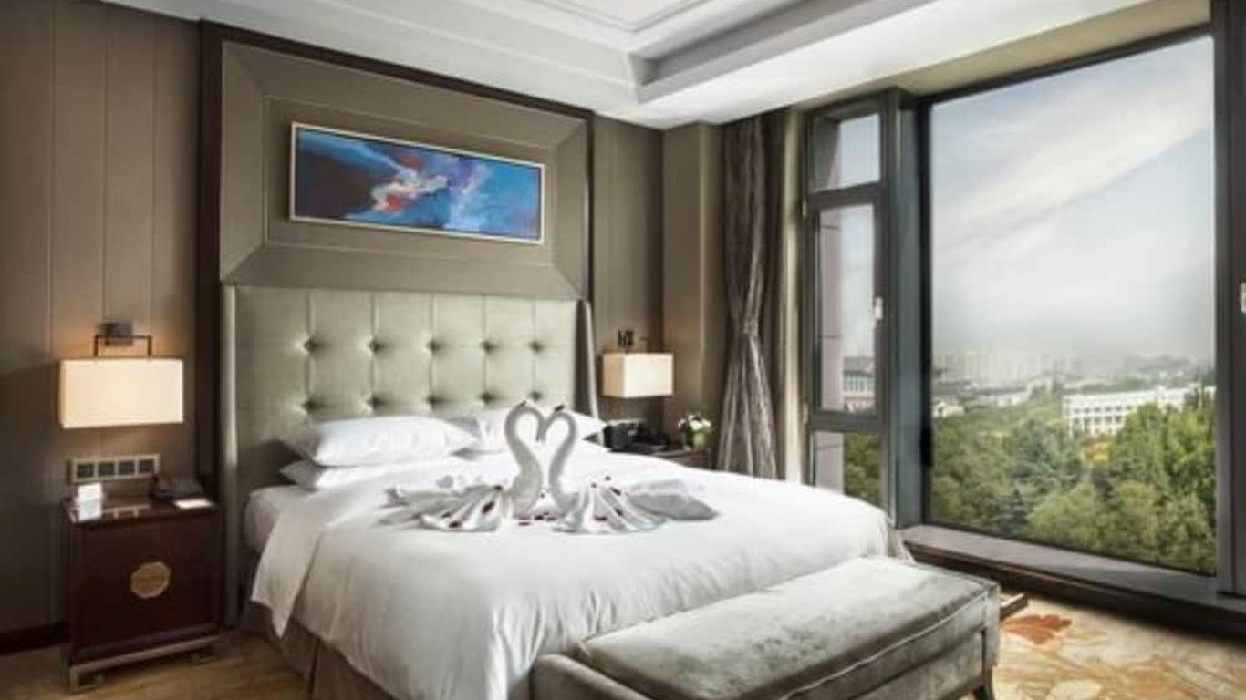 Tanglong International Hotel