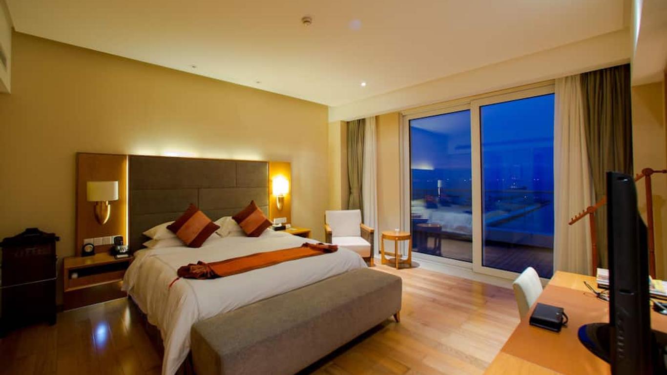 Mingshen Golf & Bay Resort