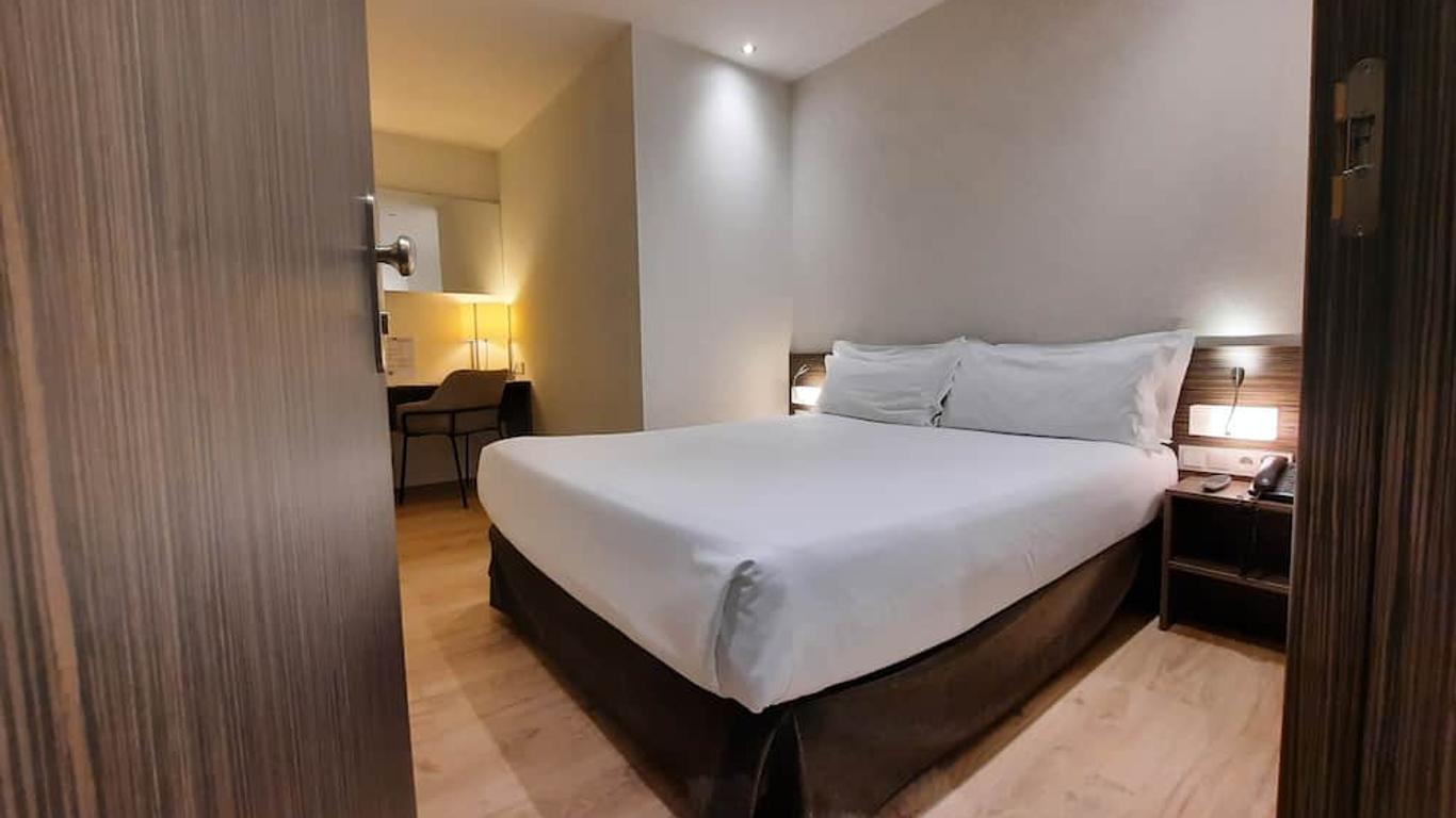 Air Rooms Madrid By Premium Traveller