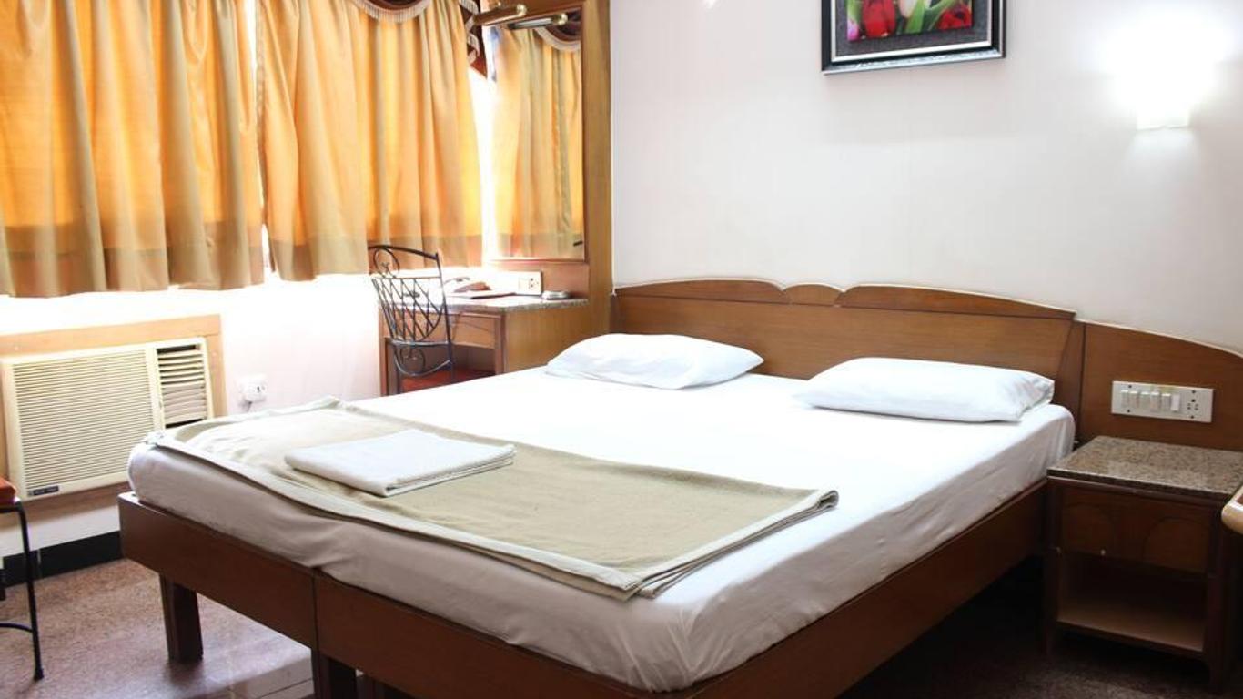 Hotel Karan Palace