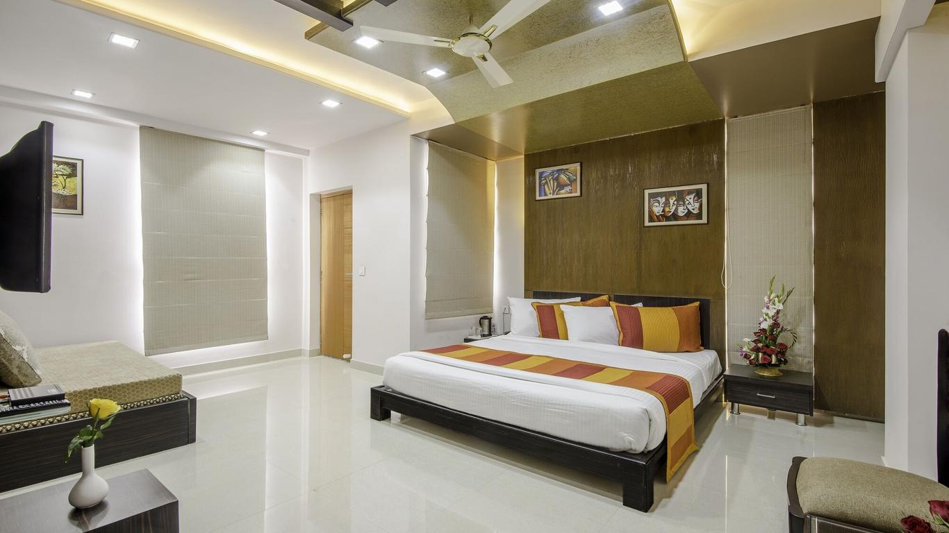 Hotel Yash Regency