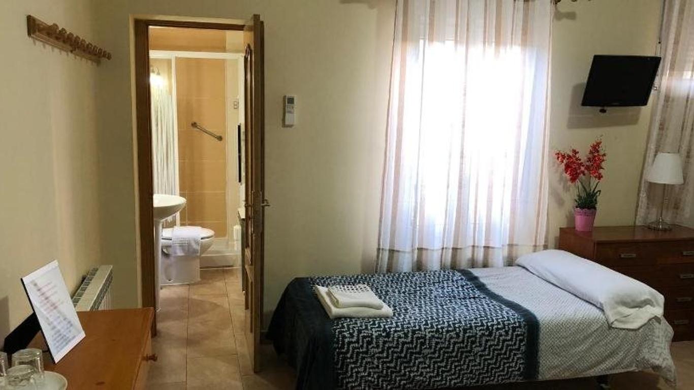 Hostal Tirso Plaza
