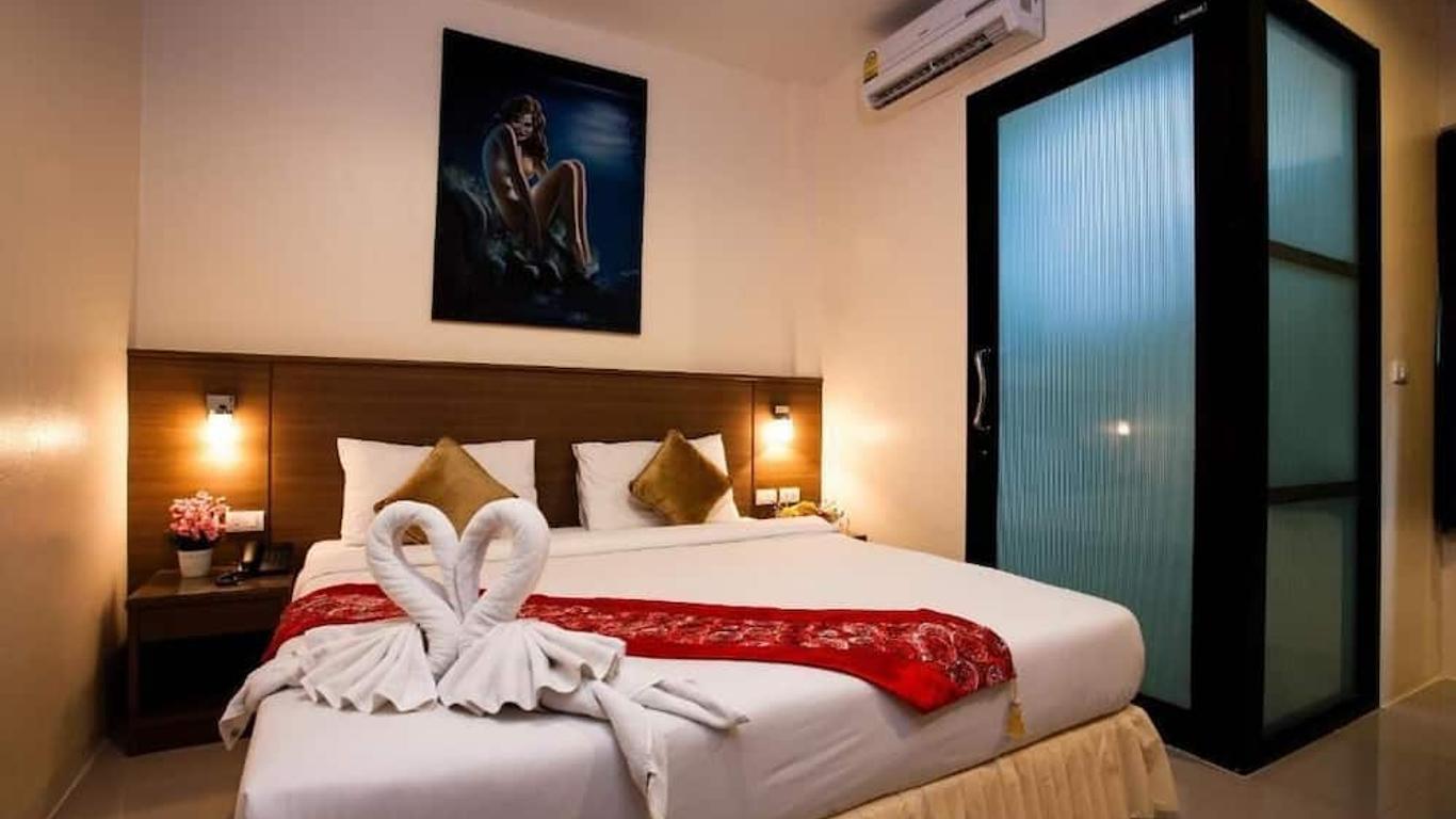 Royal Waves Hotel