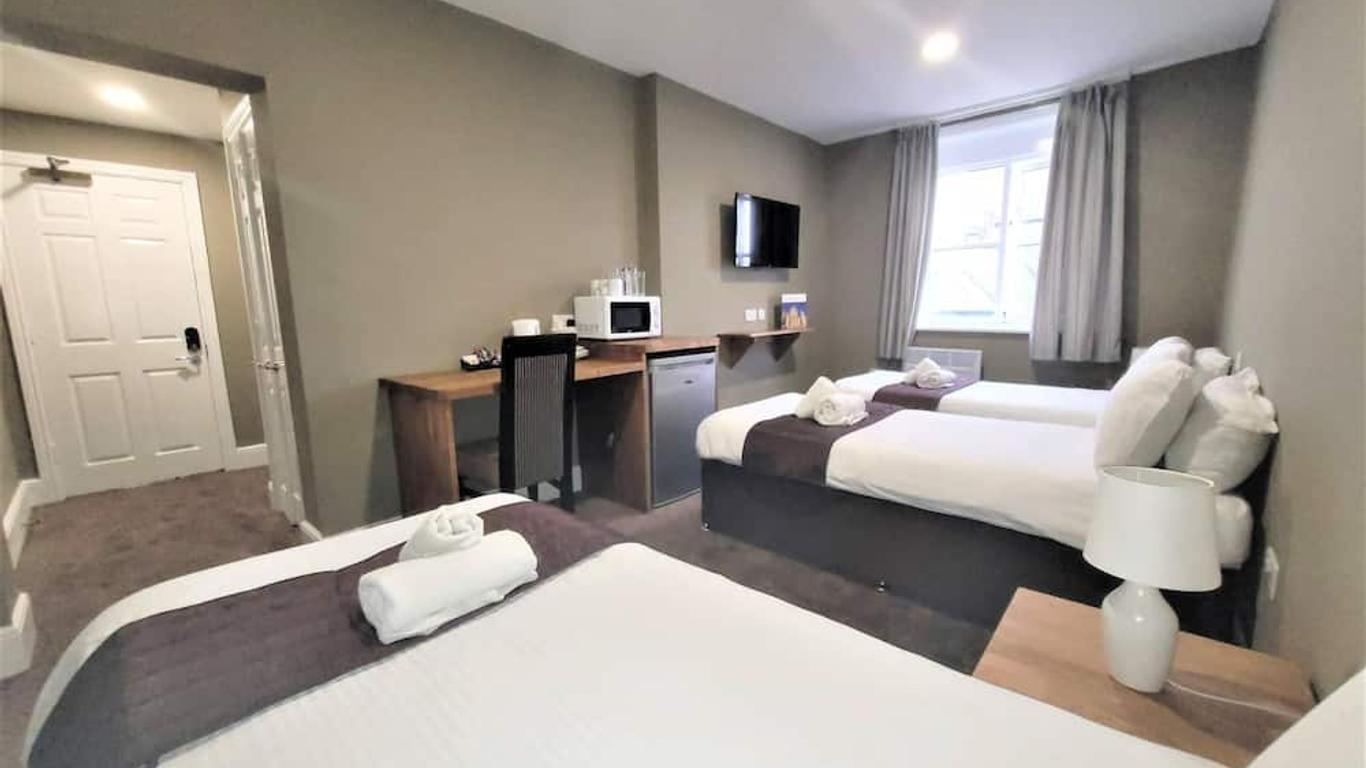 New County Hotel by RoomsBooked