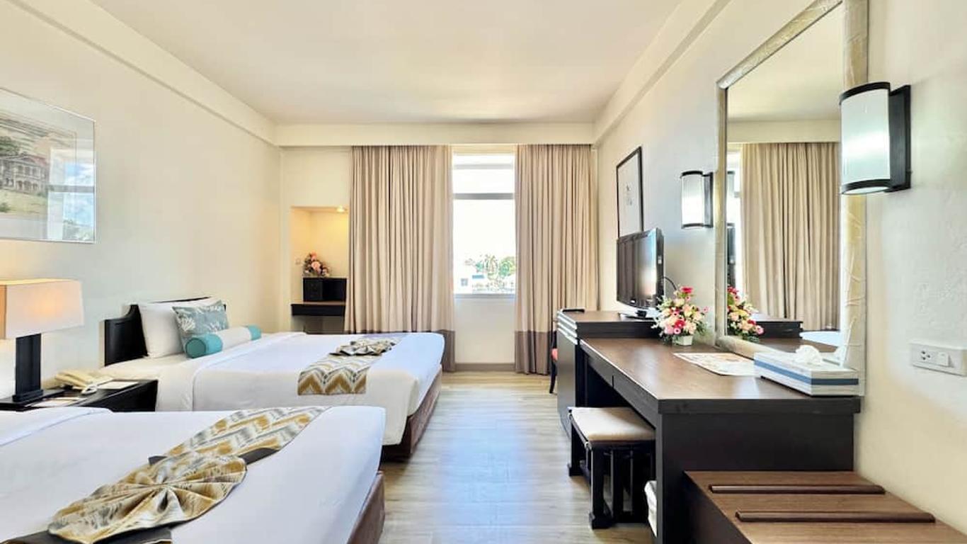 Phuket Merlin Hotel (SHA Plus+)