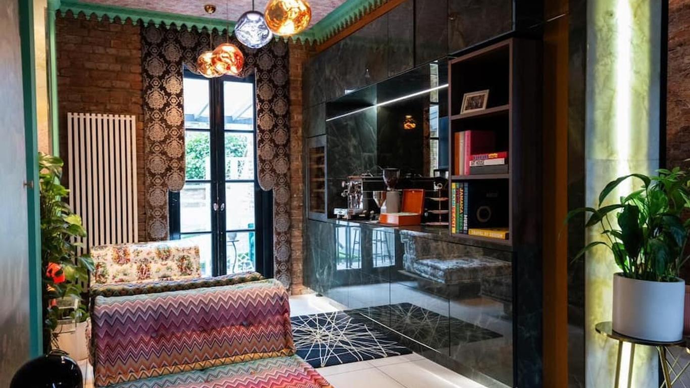 The Melville Hotel by Rokxy- Kings Cross