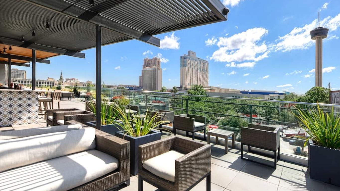 Fairmount Hotel
