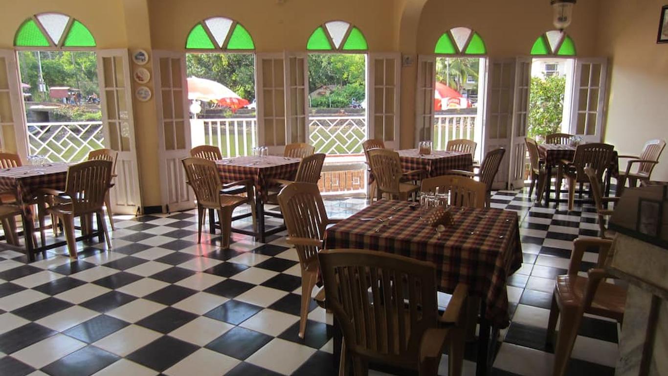 Hotel Riverside