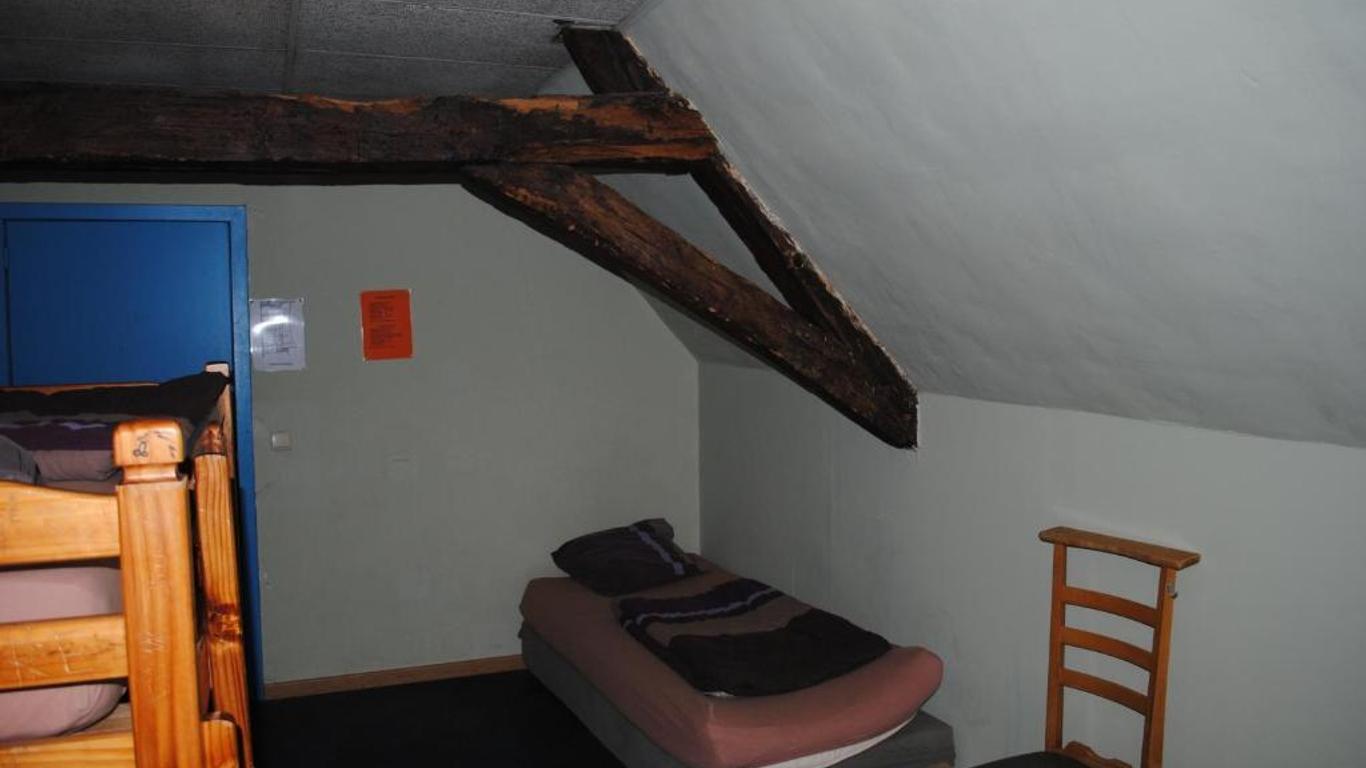Charlie Rockets Youth Hostel
