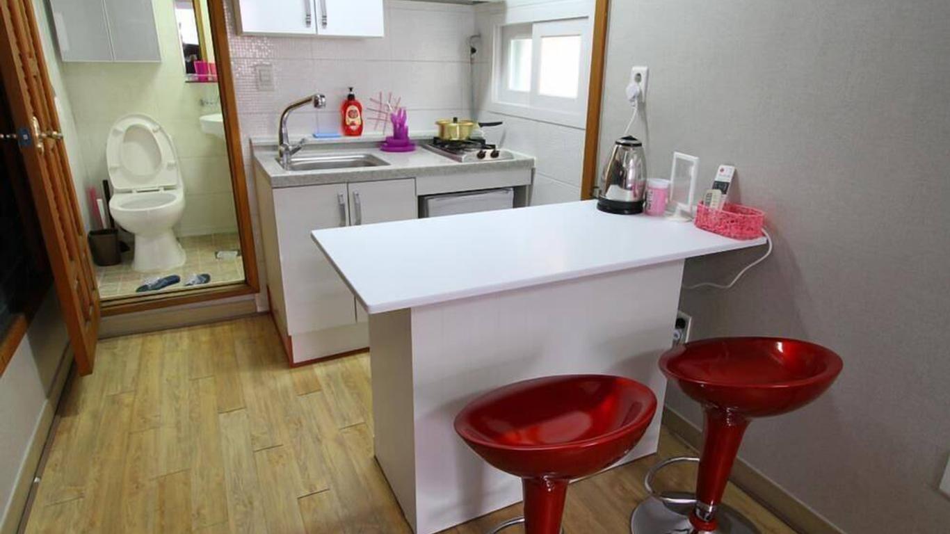 Again Korea Guesthouse (foreigners only)