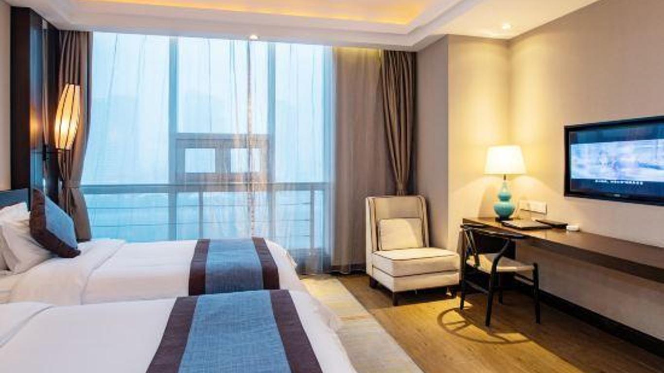 Eco Grand Hotel
