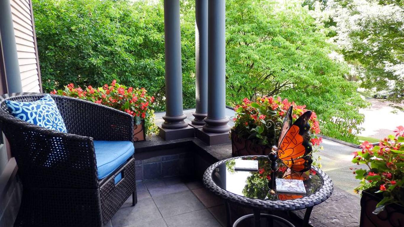 Champaign Garden Inn