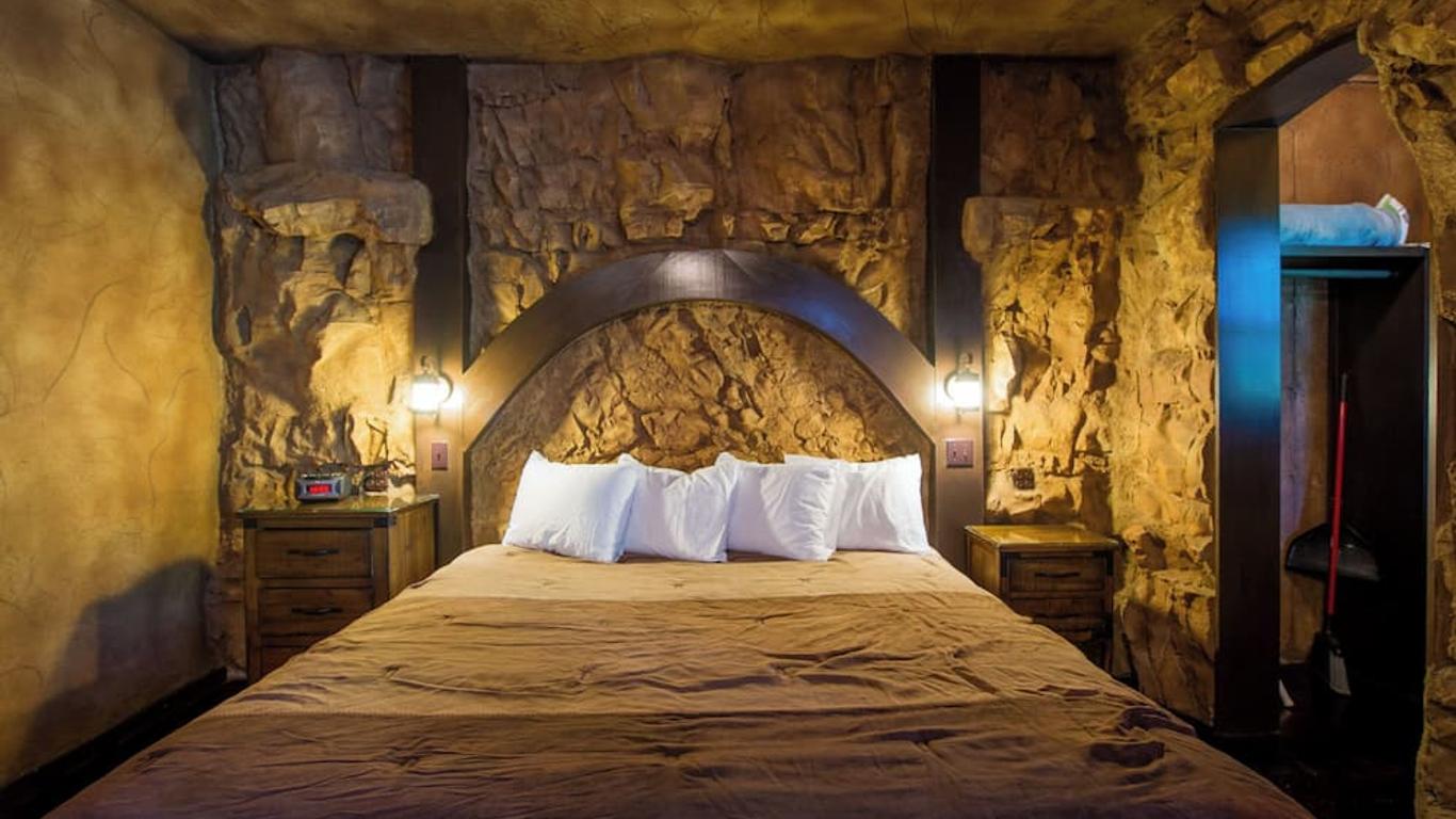 Eureka Springs Treehouses Caves Castles and Hobbits