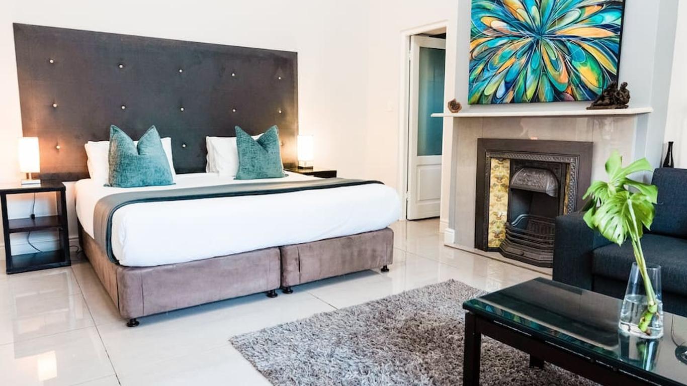 4 on Varneys Guest House