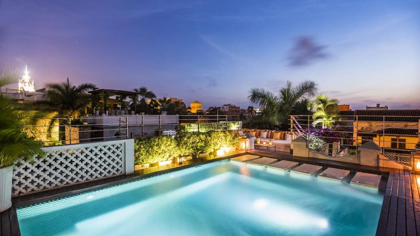 Ananda Hotel Boutique