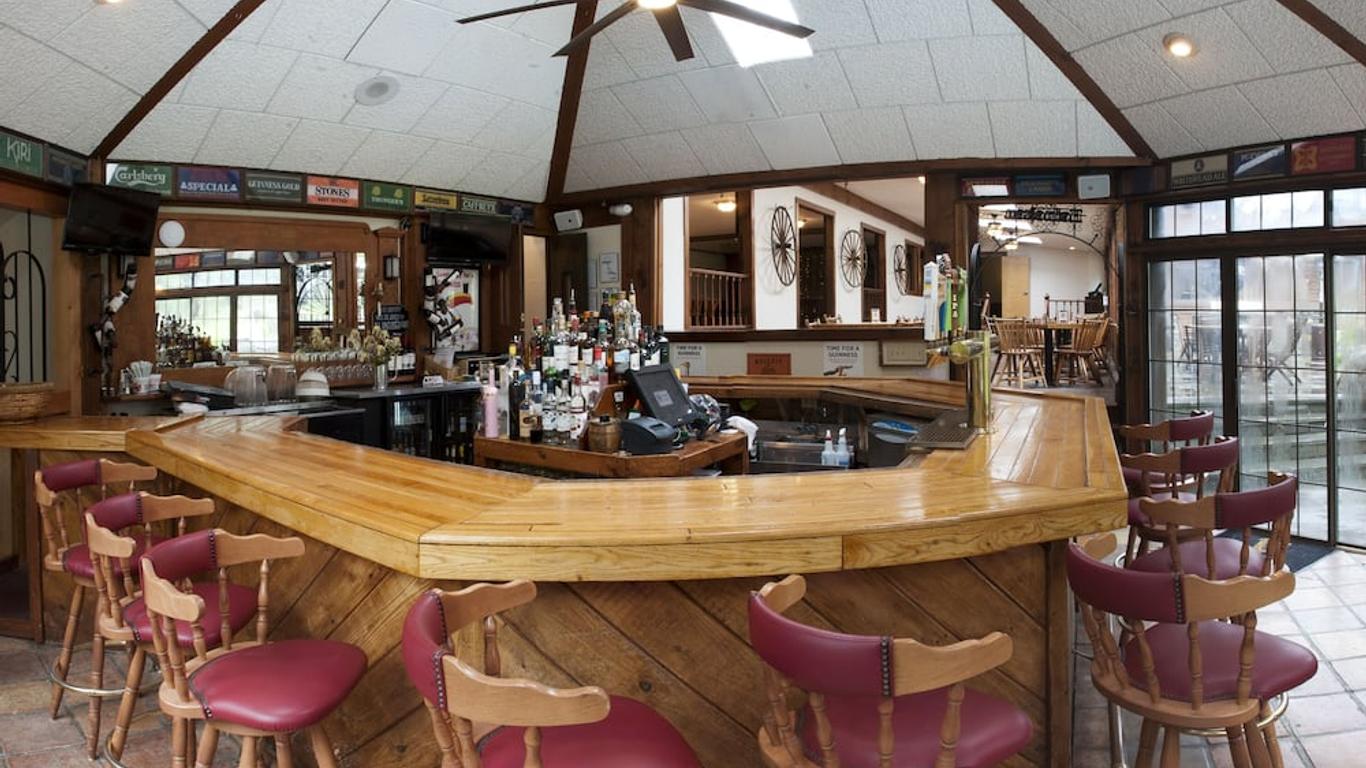 Summit Lodge