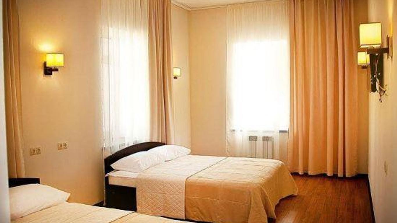 Maksim Gorkiy Hotel
