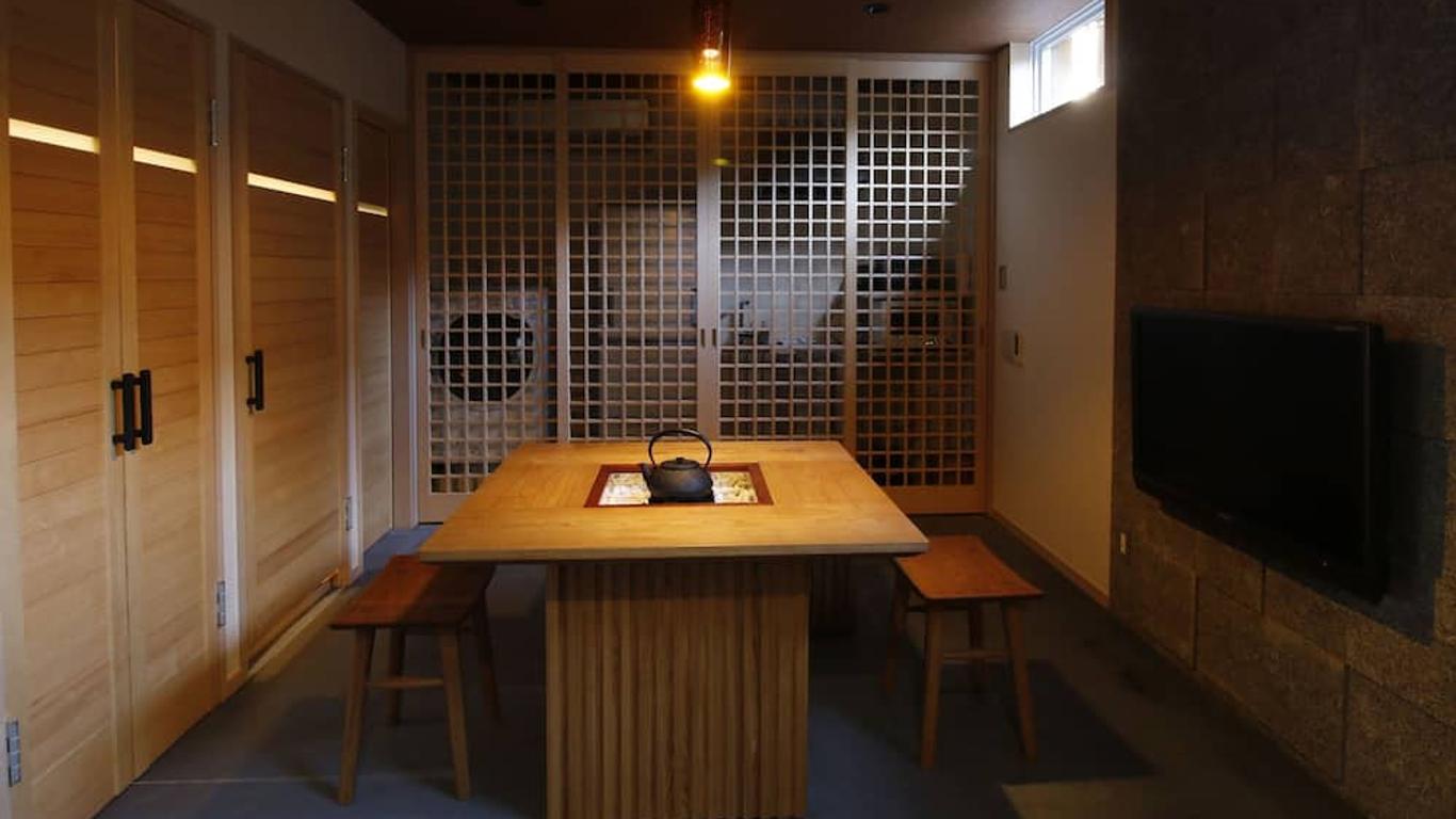 Yanaka Kotobuki Sou