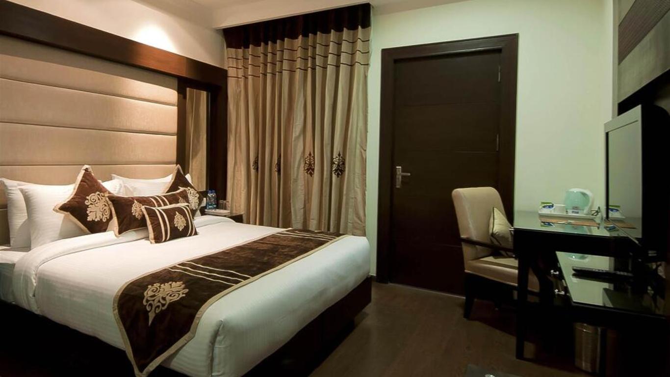 Hotel S K Crown Park
