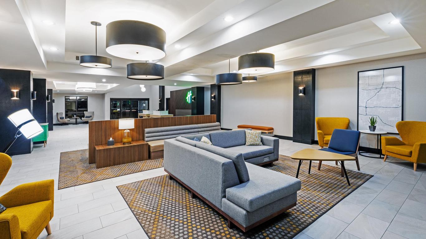 Holiday Inn & Suites Tulsa South