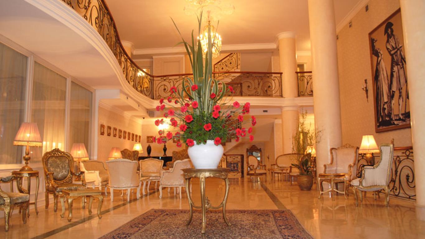 Pino Vere Palace Hotel